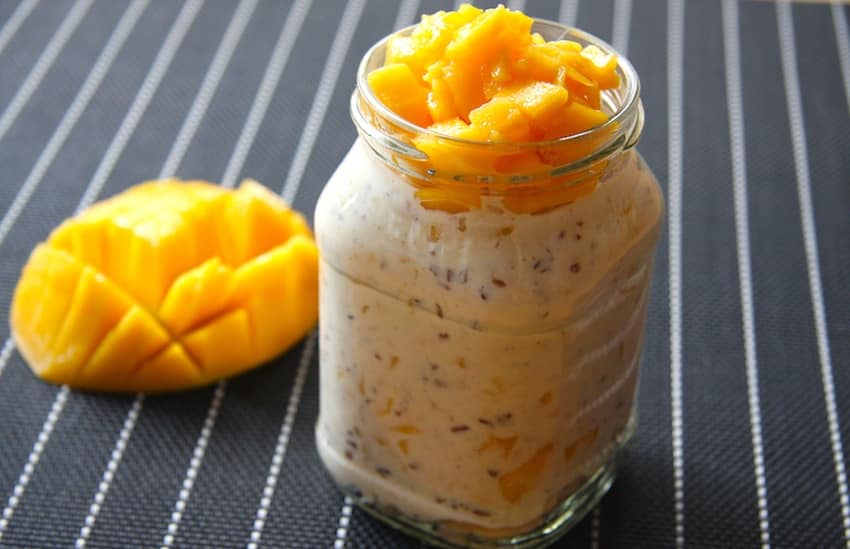 Rezept für ein zuckerfreies Haferflocken-Mango-Müsli