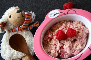 Rezept für Dinkelgrießbrei für Babys mit Himbeeren