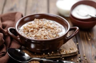 Hirse-Porridge ohne Zucker